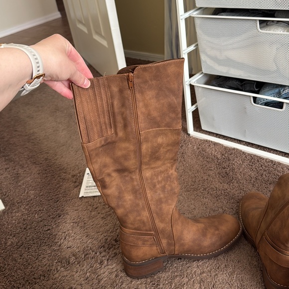 BNIB Women’s Maddie Talk Boot size 10 US in color cognac - Picture 4 of 5